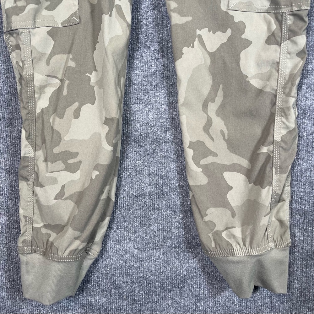 Prana Women’s 6 Tan Green Camo Joggers Capris Active Camping Comfort Pants - Picture 4 of 11
